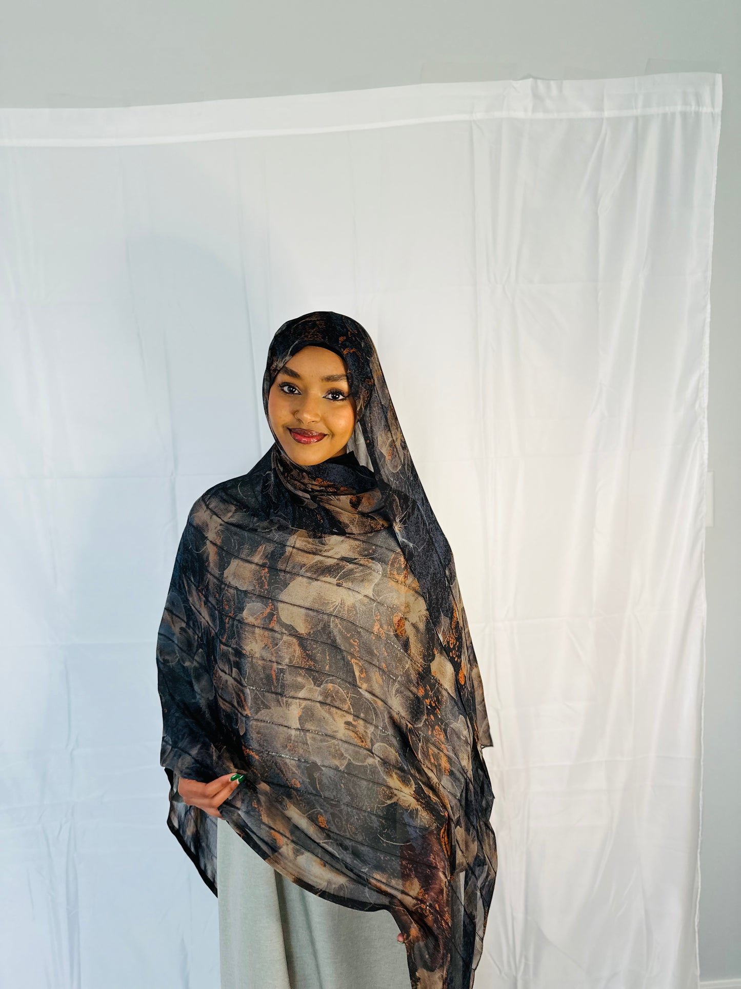Accent Dark floral