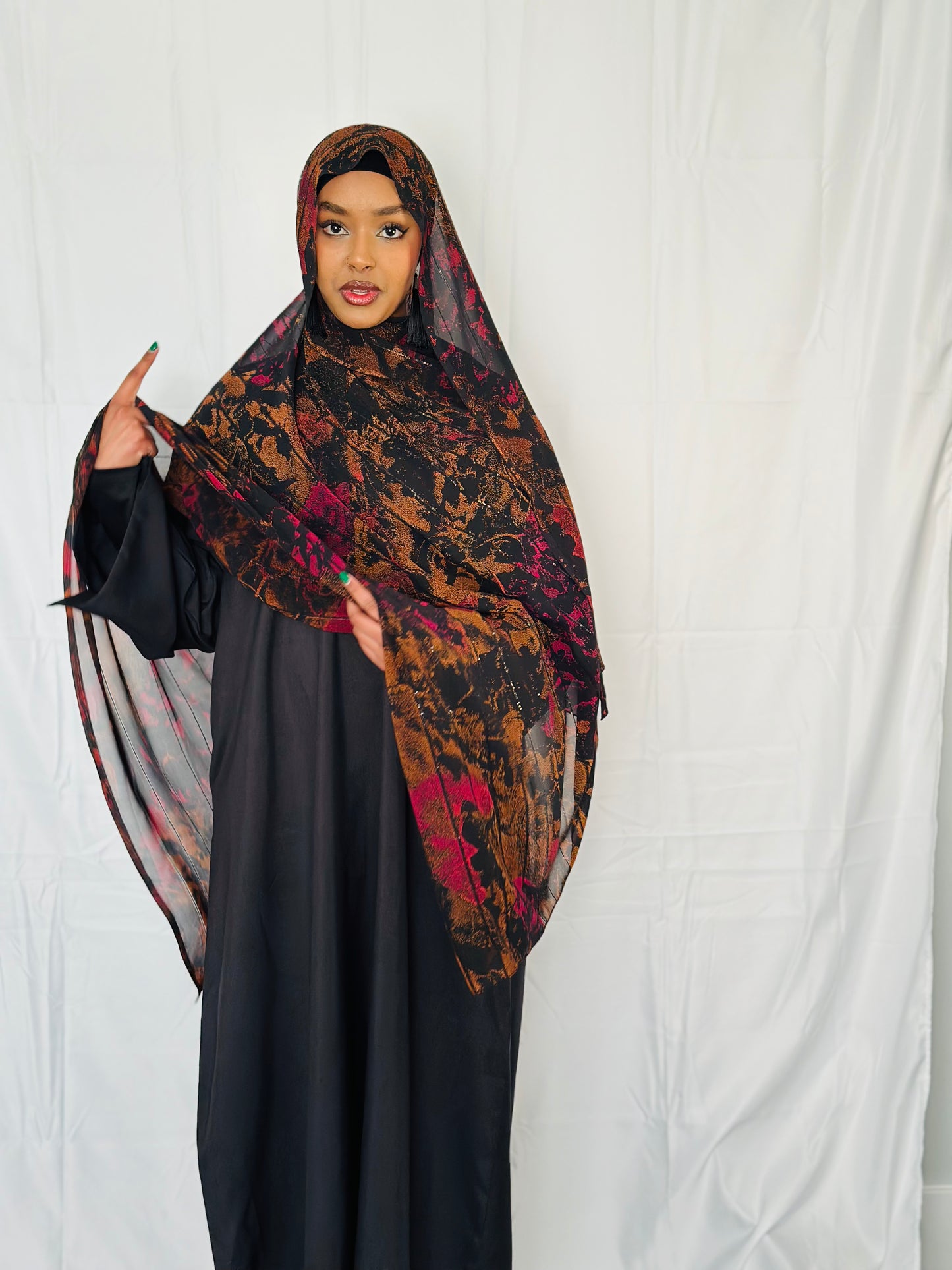 Accent brown R